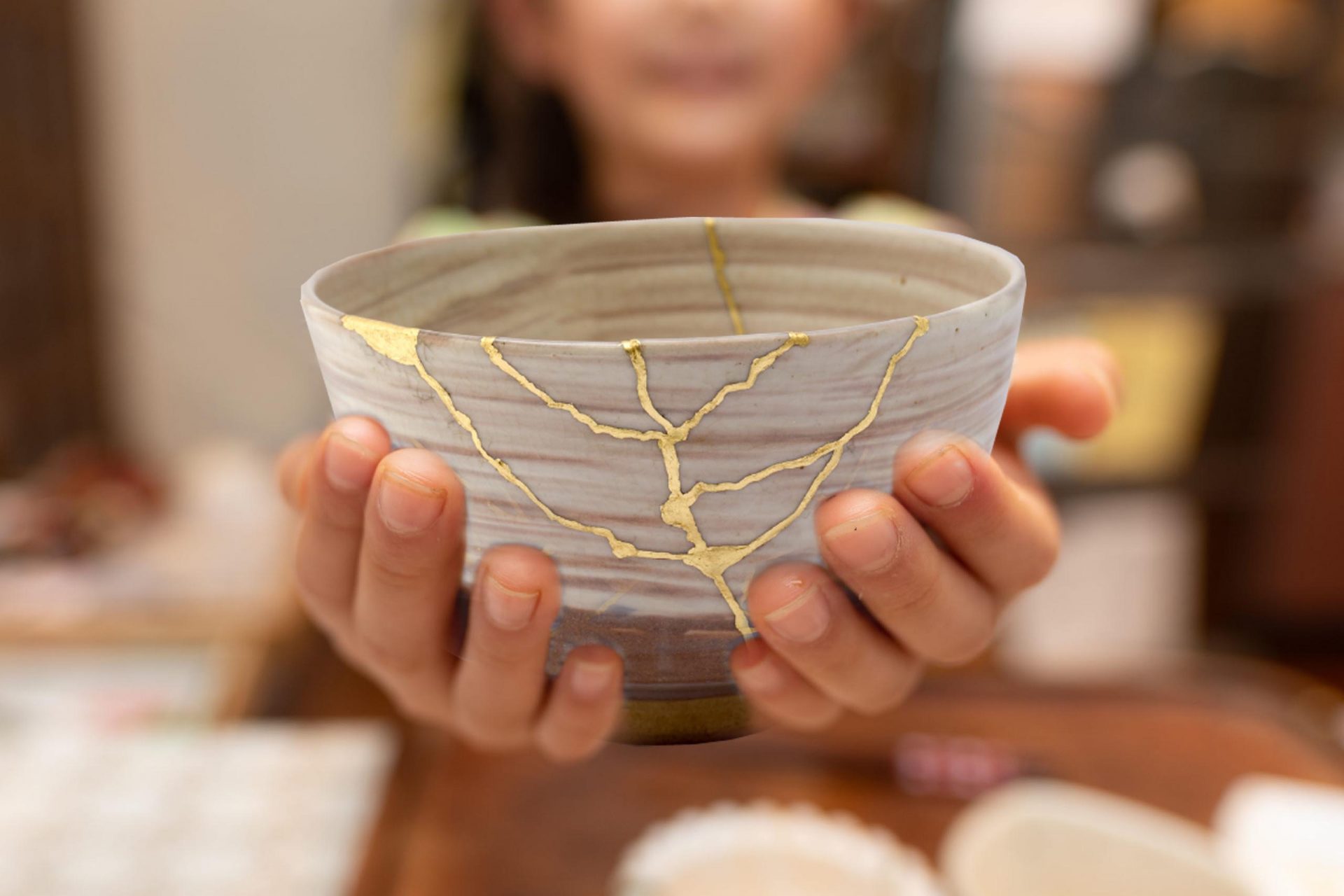 Kintsugi The Japanese art of fixing broken pottery Asia Trend