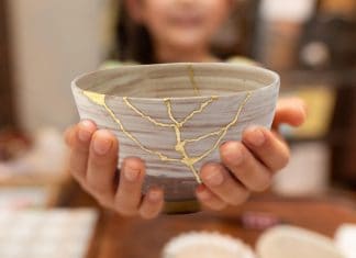 Kintsugi: The Japanese art of fixing broken pottery Kintsugi