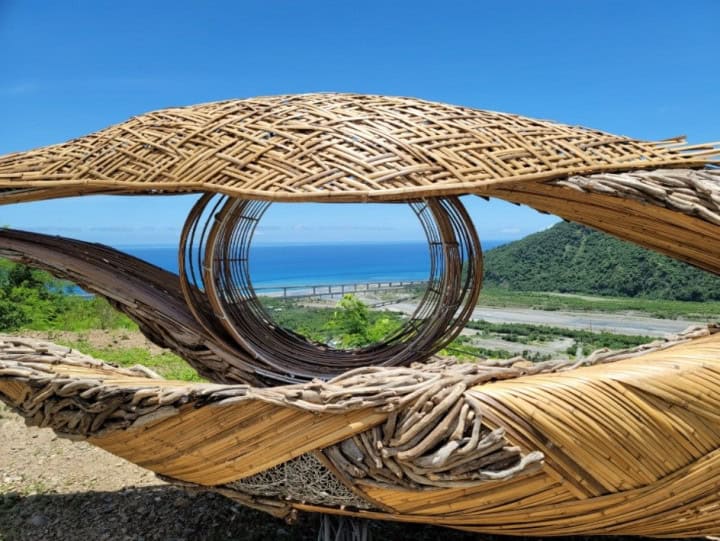 One of the artworks created by local artists Tuwak Tuyaw and Chen Shu-yen, which is displayed in Taimali Township. Photo courtesy of Taitung County government One of the artworks created by local artists Tuwak Tuyaw and Chen Shu-yen, which is displayed in Taimali Township. Photo courtesy of Taitung County government