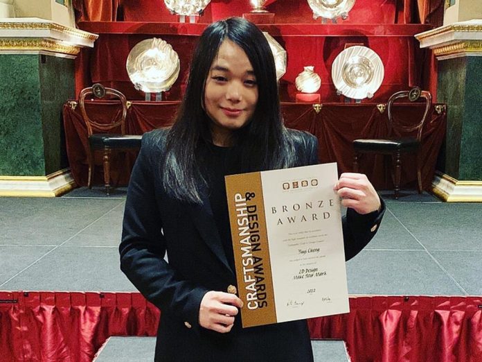 Taiwanese goldsmith Yuyi Cheng (鄭又嶧), a winner of this year's Goldsmiths' Craftsmanship & Design Awards in the United Kingdom. Photo courtesy of Yuyi Cheng