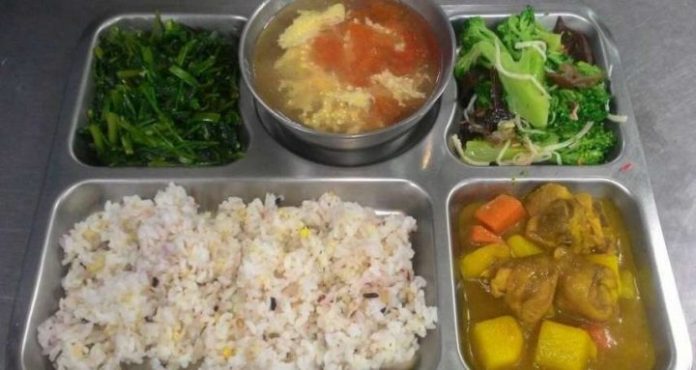 Taiwan hikes funding for school lunches to boost grouper sales