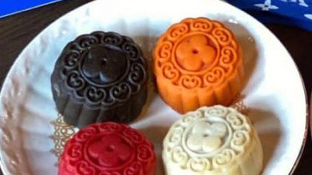 Mooncakes in China Are Getting a Luxury Makeover