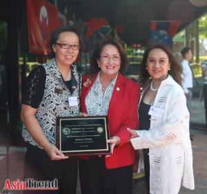 Shally Wong, Mayor Teresa Jacobs, and Agnes Chau