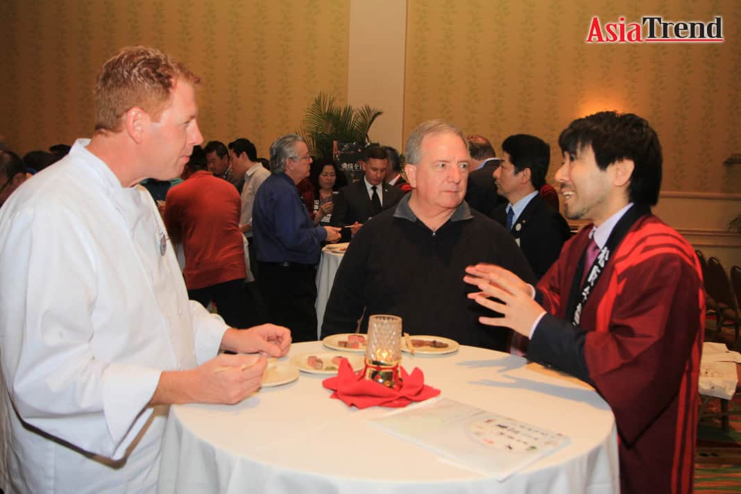 Mitsushige Yamanaka with guests